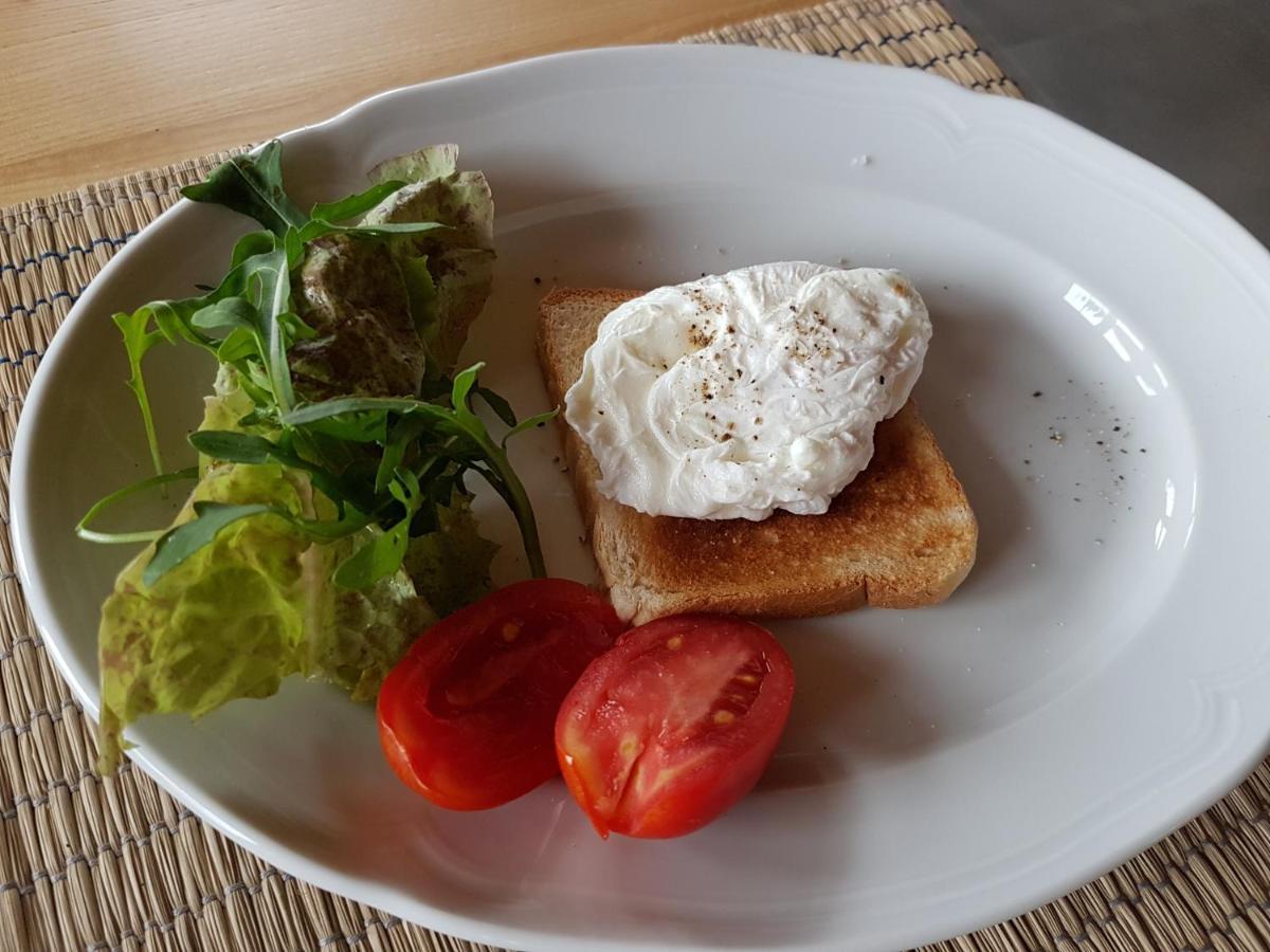 Wypoczynek Pod Lipami Acomodação com café da manhã Ruciane-Nida Exterior foto